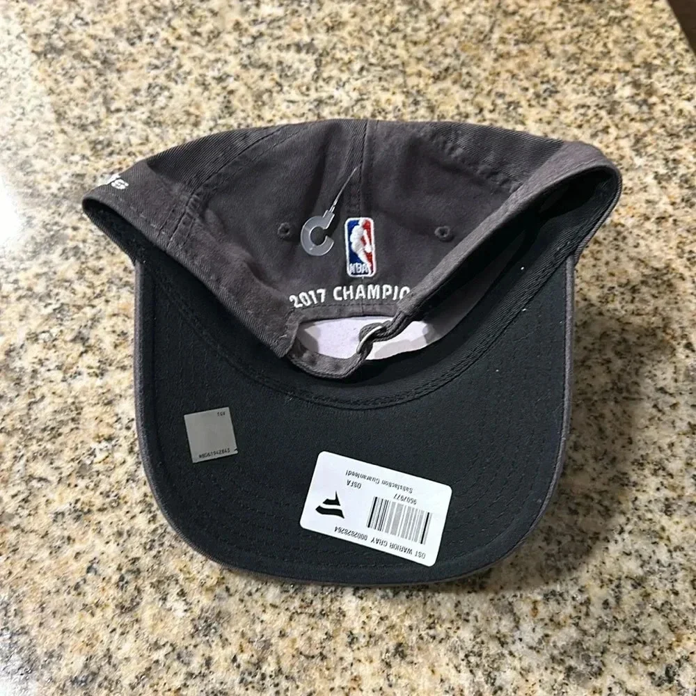 Golden State Warriors Youth Hat 5X NBA championship black Hat NWT